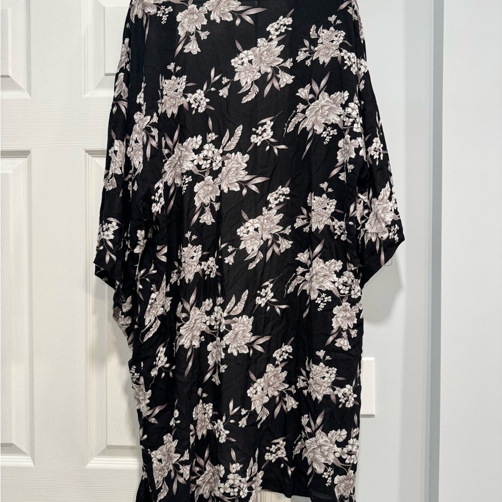Spiritual Gangster Black White Floral Kimono One Size - Picture 4 of 5